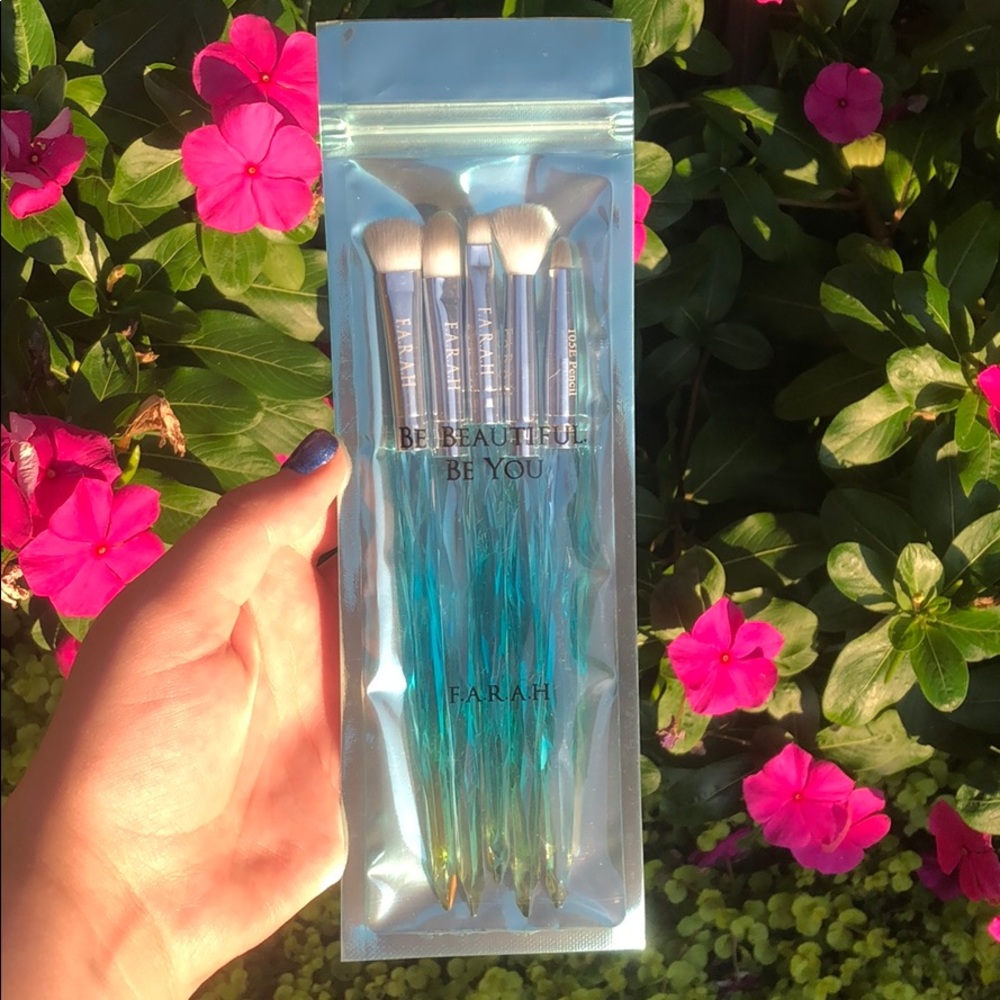 F.A.R.A.H BRUSHES Show Me Magic Eye Brush Set